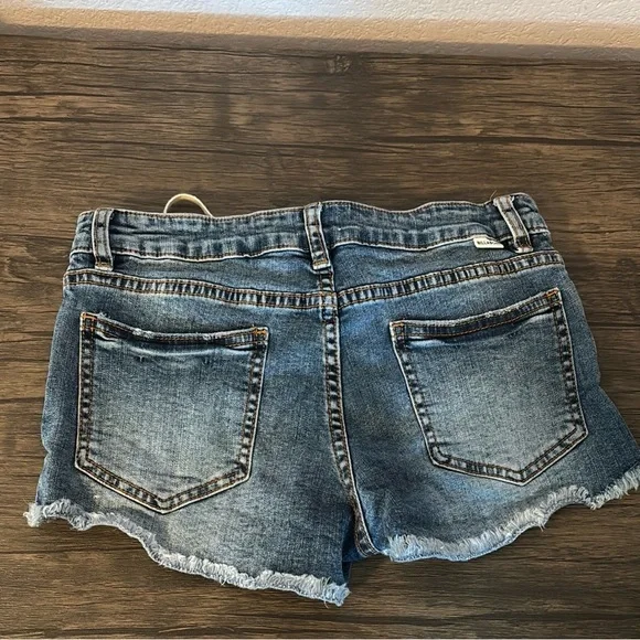 shorts size waist 24 - Picture 2 of 4